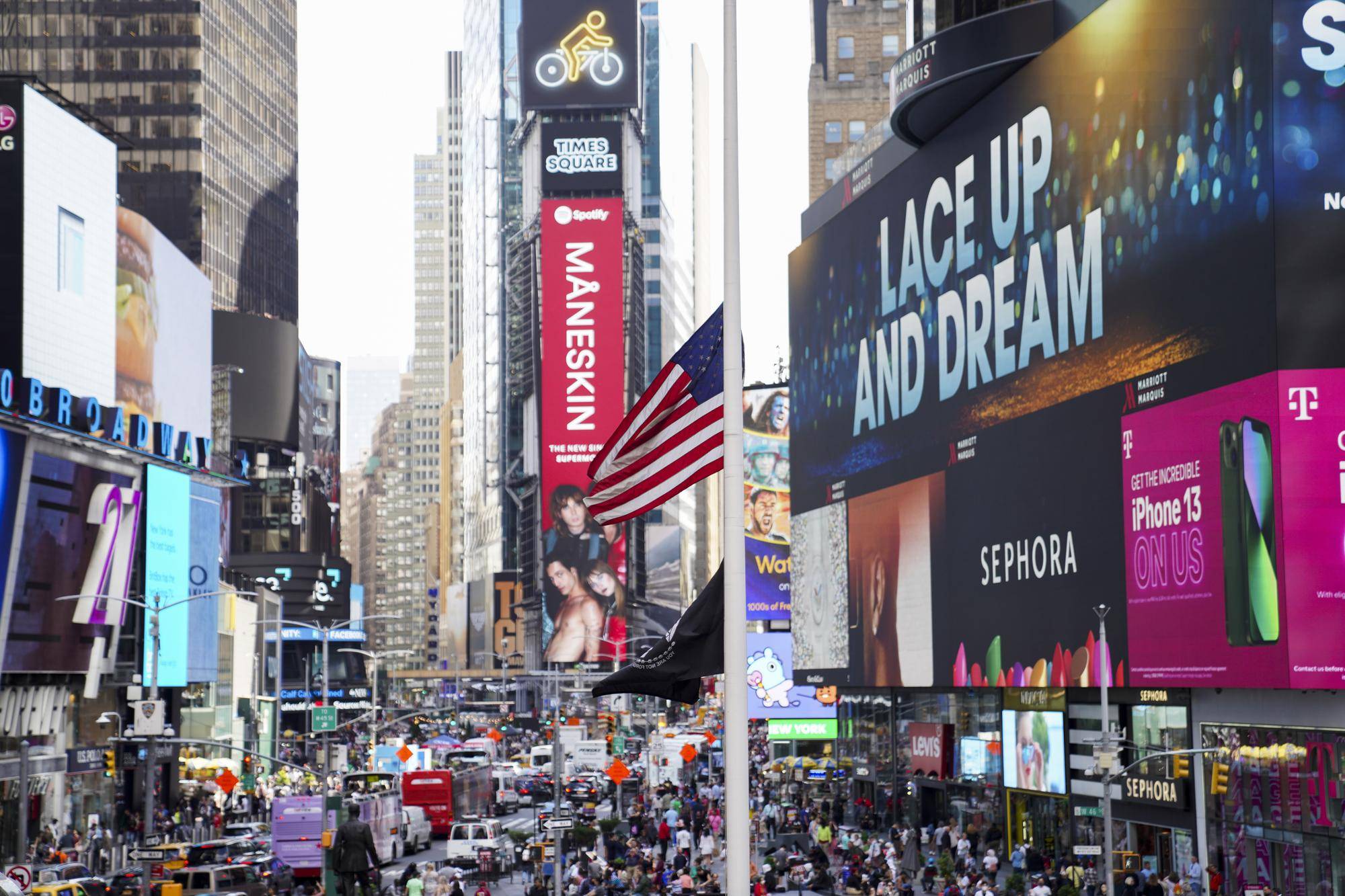 全球廣告業(yè)迎里程碑 2023年?duì)I收首破萬(wàn)億美元大關(guān)